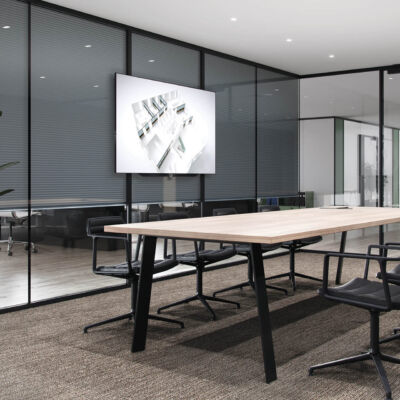 alumis-solutions-schueco-interior-system-Trennwandsystem_m_VS43_Meetingraum_modular-1